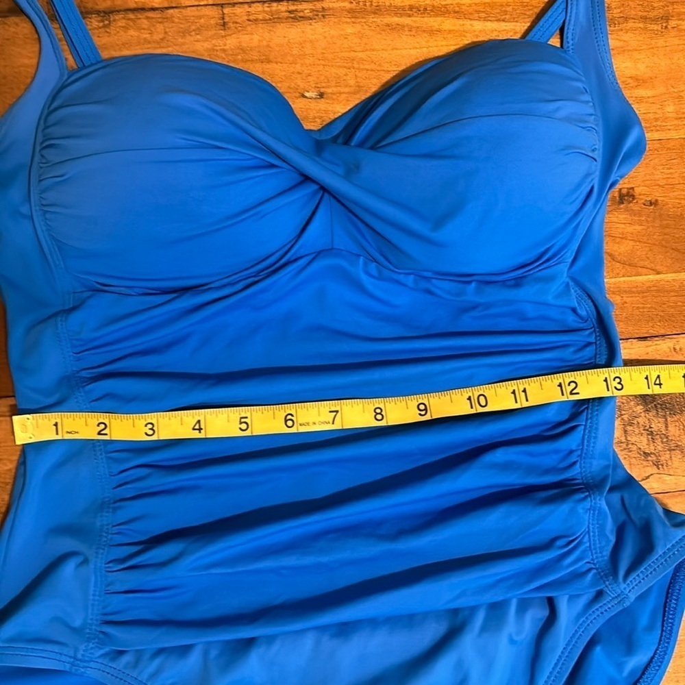 L Blanca Island Goddess Over The Shoulder Rouched Front Bandeau swim suit - Picture 4 of 7